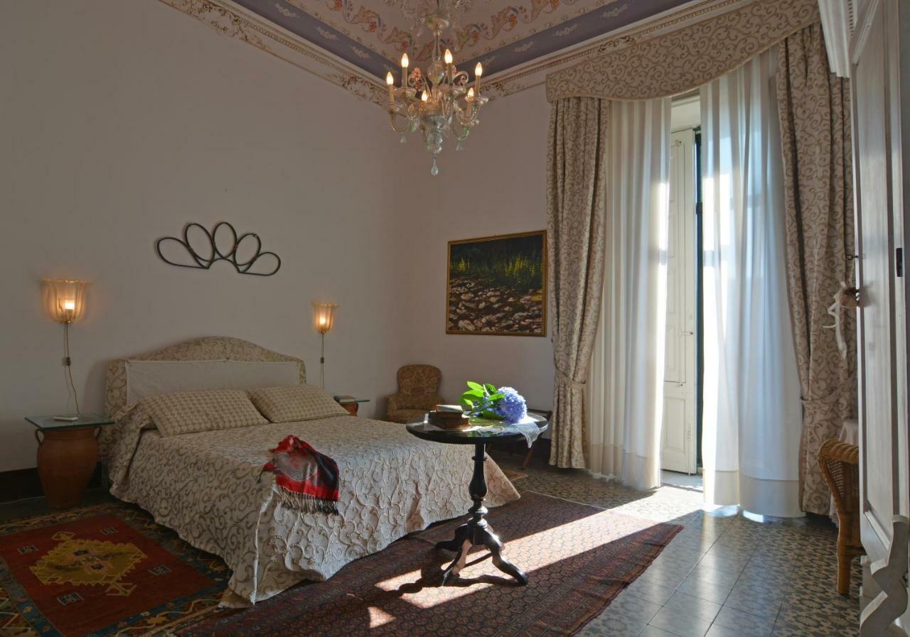 B&B Di Charme Camelie Palazzo Nicotra Ріпосто Екстер'єр фото