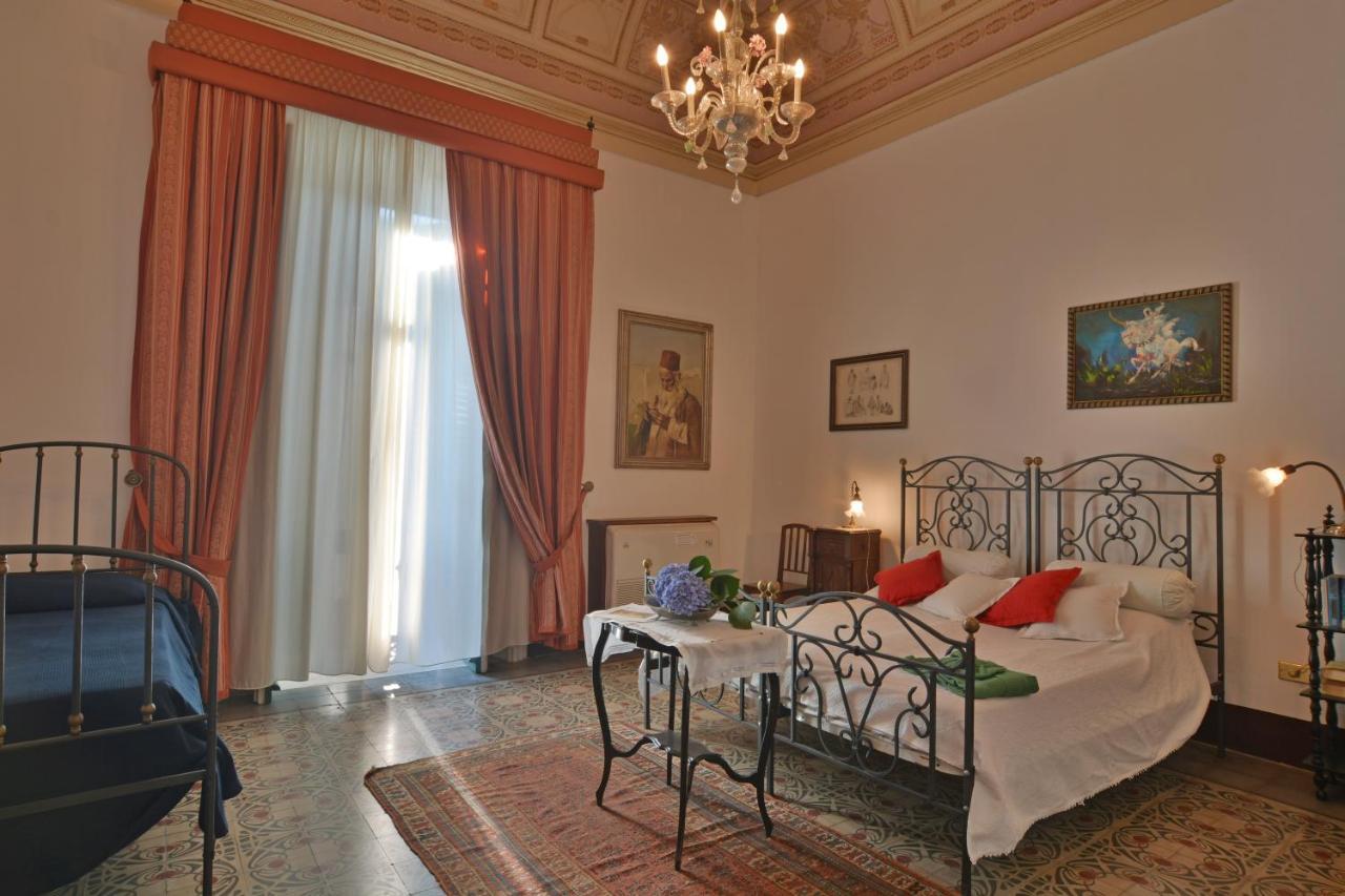 B&B Di Charme Camelie Palazzo Nicotra Ріпосто Екстер'єр фото